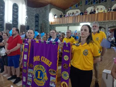FiÃ©is lotaram o SantuÃ¡rio de Laranjeiras do Sul na abertura das Novenas de Nossa Senhora Aparecida